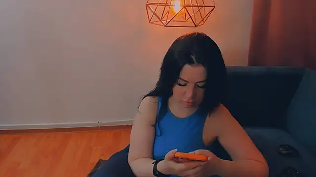 LayaFlow online show from March 26, 2026, 7:39 am