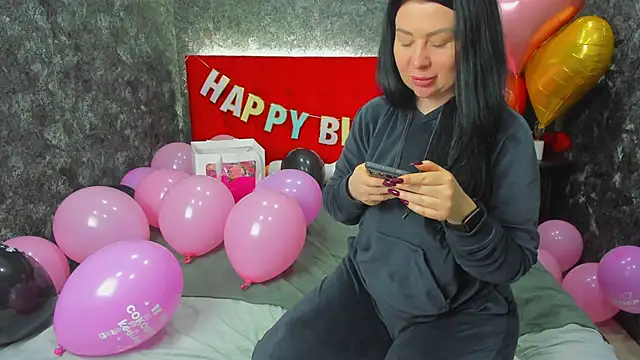 LayaFlow online show from February 9, 2025, 12:41 pm