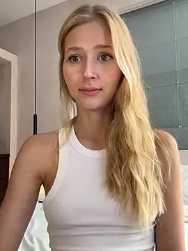 LunaRase online show from February 21, 2026, 3:41 am