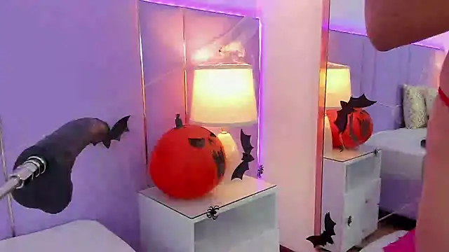 Snapshot of SophyRuiz_ chatting on October 24, 2025, 11:53 am SophyRuiz online show from October 24, 2025, 11:53 am