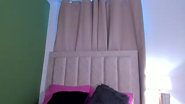 Snapshot of Avaline_Blancx chatting on August 6, 2026, 9:10 pm Avaline Blancx online show from August 6, 2026, 9:10 pm
