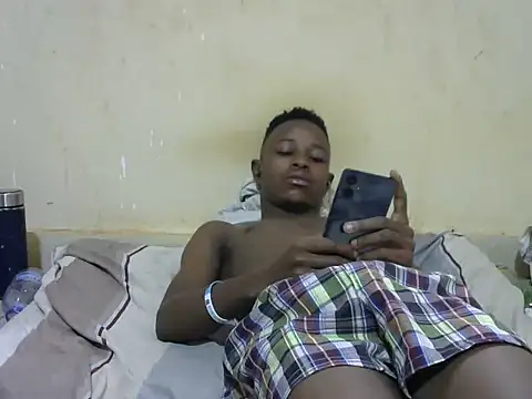 swthairydic online show from October 12, 2025, 11:22 am