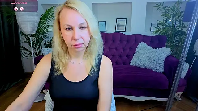 Snapshot of Anny_Jey_ chatting on May 2, 2026, 7:08 pm Anny Jey online show from May 2, 2026, 7:08 pm