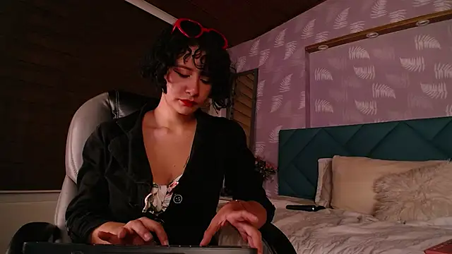 Moony 14 online show from March 8, 2025, 11:18 pm