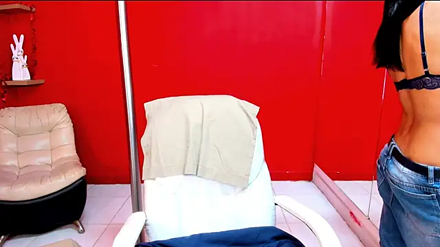 Snapshot of SaraSofia44 chatting on February 18, 2026, 12:52 am SaraSofia44 online show from February 18, 2026, 12:52 am