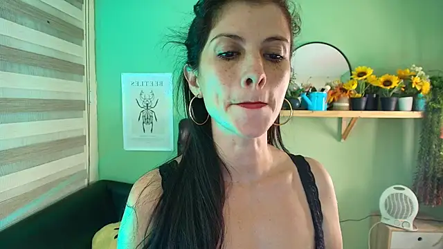 Aliiz 01 online show from March 7, 2025, 2:25 am