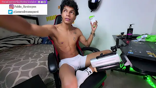 Snapshot of james_dreams_ chatting on March 1, 2026, 2:11 am james dreams online show from March 1, 2026, 2:11 am