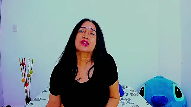 Snapshot of HorniestMilf chatting on February 3, 2026, 2:53 am HorniestMilf online show from February 3, 2026, 2:53 am