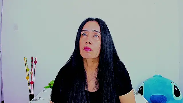 Snapshot of HorniestMilf chatting on February 6, 2026, 9:33 pm HorniestMilf online show from February 6, 2026, 9:33 pm