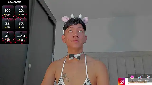Snapshot of JulianRose_1 chatting on May 7, 2026, 12:41 pm JulianRose 1 online show from May 7, 2026, 12:41 pm