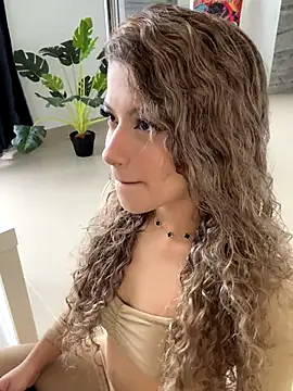 Melina-Smith online show from November 28, 2025, 5:46 pm