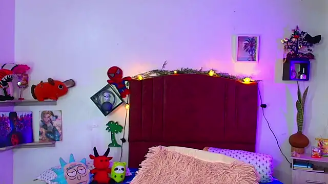 alisson zafiro  online show from February 19, 2026, 3:25 am