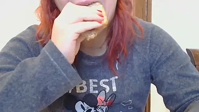 Snapshot of xxcatwomanxx chatting on February 24, 2025, 12:05 pm xxcatwomanxx online show from February 24, 2025, 12:05 pm