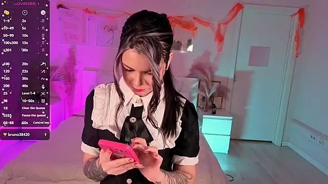 Snapshot of Lil_Amelie chatting on November 7, 2025, 9:47 am Lil Amelie online show from November 7, 2025, 9:47 am