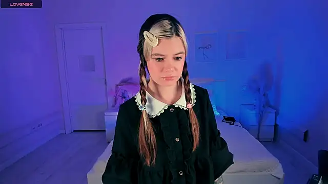 Snapshot of Lil_Amelie chatting on September 14, 2025, 12:38 pm Lil Amelie online show from September 14, 2025, 12:38 pm