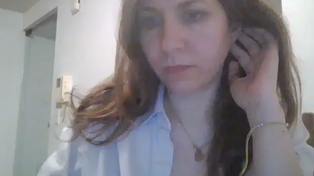 JasmineGlamour online show from April 16, 2026, 9:39 pm