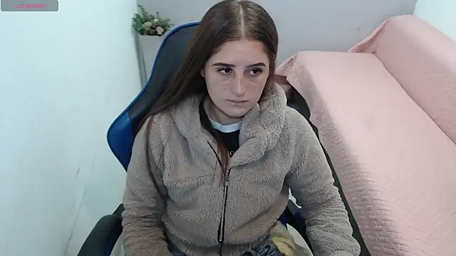 valerie diaz1 online show from December 17, 2025, 1:27 pm