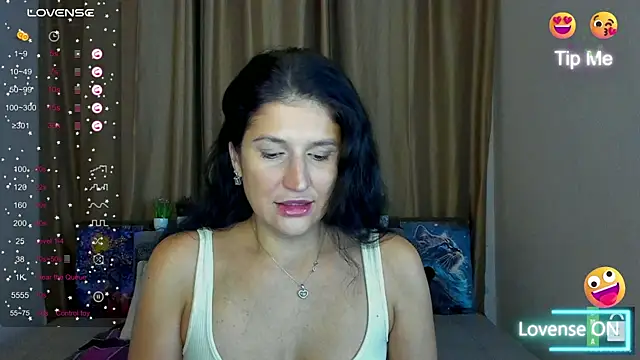 Alianna Solo Kisses online show from November 6, 2025, 12:20 pm