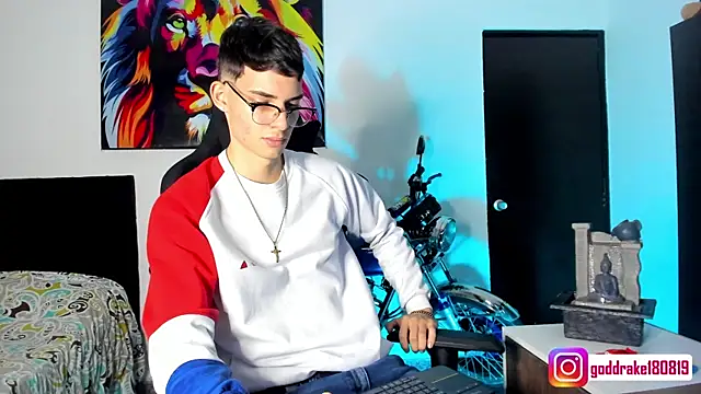 god drake online show from December 18, 2024, 2:17 pm