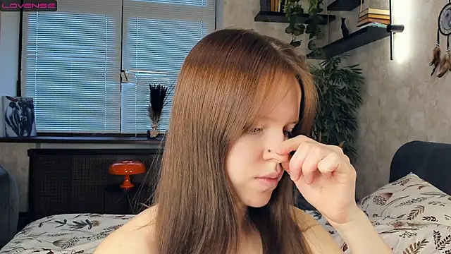 NicoleSkyt online show from February 17, 2025, 7:15 am