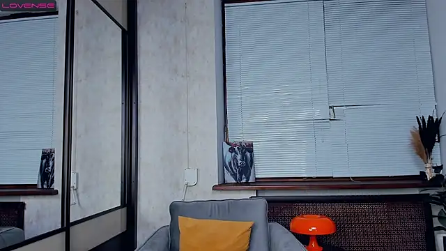 NicoleSkyt online show from March 1, 2025, 4:33 pm