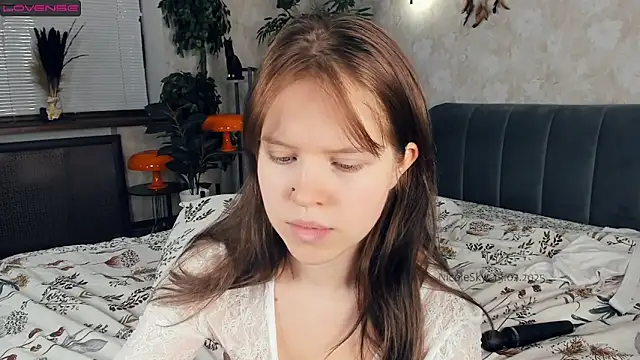 NicoleSkyt online show from February 13, 2025, 3:03 pm