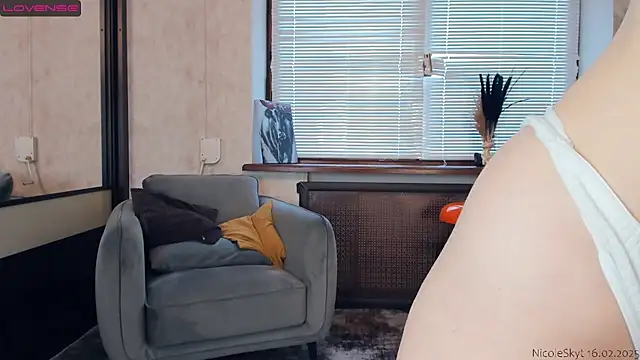 NicoleSkyt online show from February 16, 2025, 10:21 am