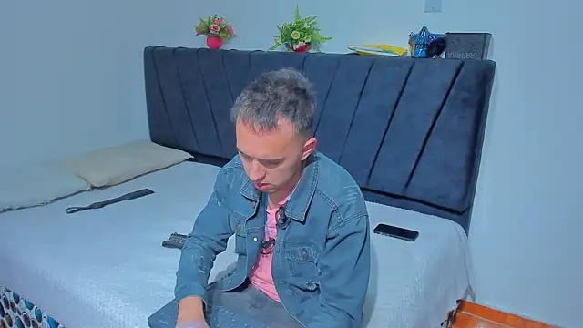 big-dicktop23 online show from October 24, 2025, 3:05 am