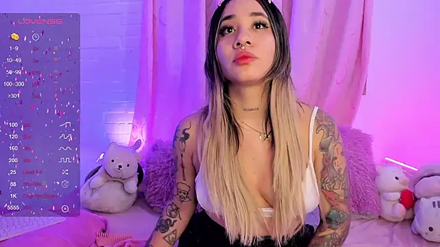pink quarz online show from March 6, 2025, 11:53 pm