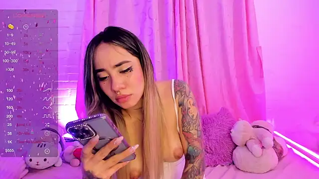 pink quarz online show from January 7, 2025, 1:28 am