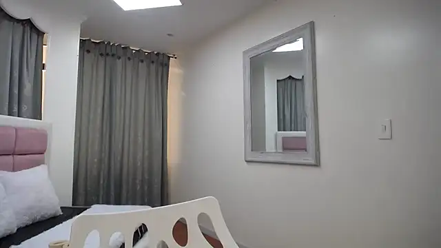 IssadoraJames online show from December 24, 2024, 1:28 pm