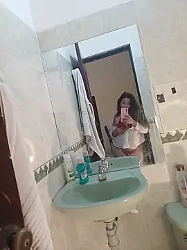 Snapshot of lirio05 chatting on November 8, 2025, 7:17 pm lirio05 online show from November 8, 2025, 7:17 pm