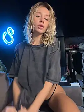 Snapshot of SSSATIVA_model chatting on February 21, 2025, 11:10 pm SSSATIVA model online show from February 21, 2025, 11:10 pm