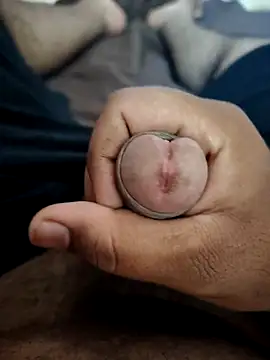 Snapshot of SplitPrestige19 chatting on October 15, 2025, 11:18 am SplitPrestige19 online show from October 15, 2025, 11:18 am