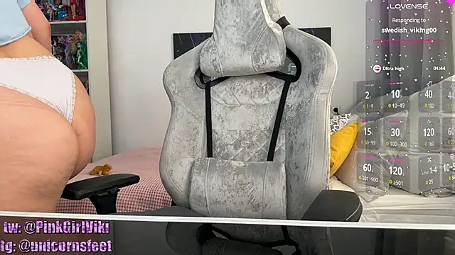 unicornsfeet online show from February 26, 2025, 1:32 pm