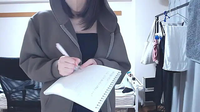 izumi  123 online show from October 10, 2025, 1:45 pm