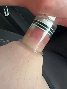 Pikiii83 online show from June 3, 2026, 6:45 pm