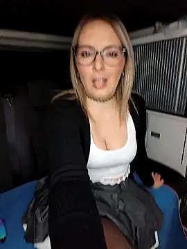 Jade Emeraud online show from February 3, 2026, 9:09 pm