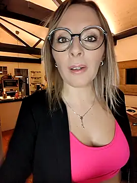 Snapshot of Jade_Emeraud chatting on November 21, 2025, 7:57 pm Jade Emeraud online show from November 21, 2025, 7:57 pm