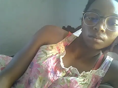 ElianeHot online show from March 27, 2026, 11:33 am