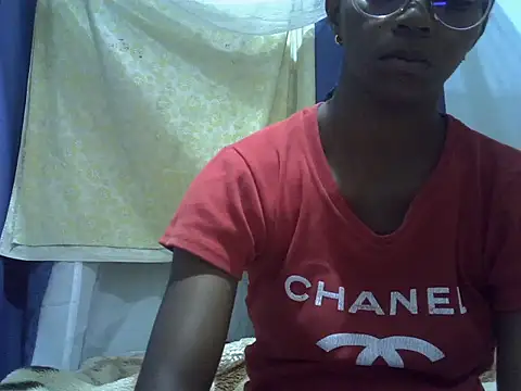 ElianeHot online show from March 18, 2026, 11:37 pm