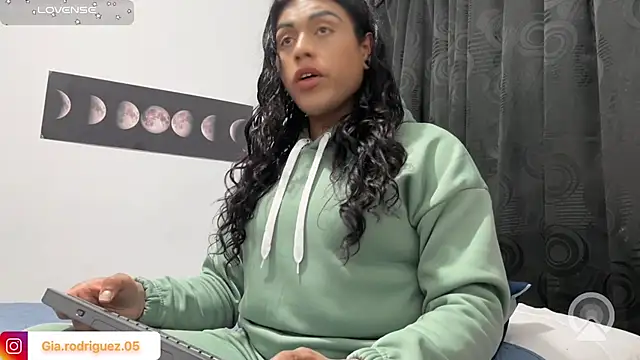 Snapshot of Ariana_Rodriguez_ chatting on July 5, 2026, 4:30 am Ariana Rodriguez online show from July 5, 2026, 4:30 am