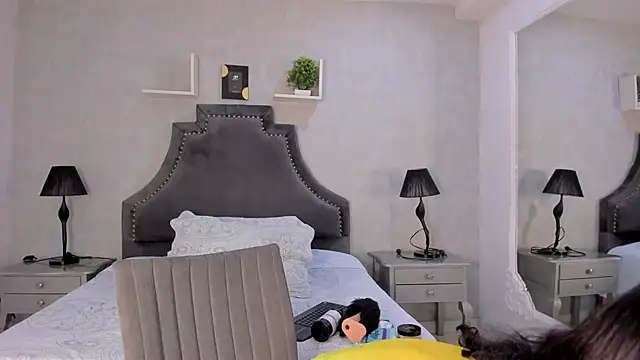 Rubi Sky online show from November 1, 2025, 4:19 am