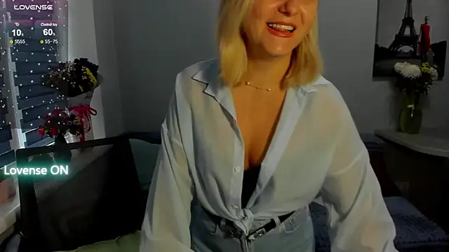 Snapshot of sweet___margaret chatting on November 17, 2025, 12:31 pm sweet margaret online show from November 17, 2025, 12:31 pm