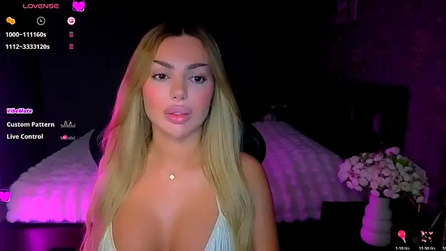 babyleilaa online show from April 10, 2026, 8:49 pm