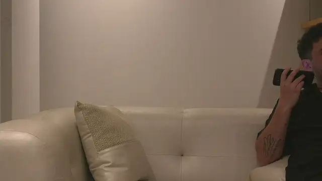 Snapshot of Natasna2 chatting on November 19, 2025, 5:40 am Natasna2 online show from November 19, 2025, 5:40 am