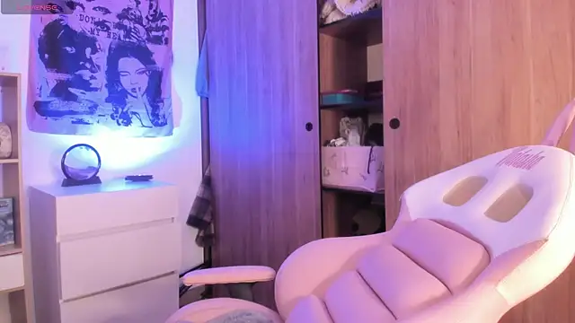 Snapshot of Natasna2 chatting on October 24, 2025, 6:01 am Natasna2 online show from October 24, 2025, 6:01 am