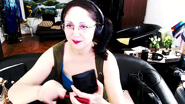 Snapshot of Imperatriza chatting on May 17, 2026, 2:11 am Imperatriza online show from May 17, 2026, 2:11 am