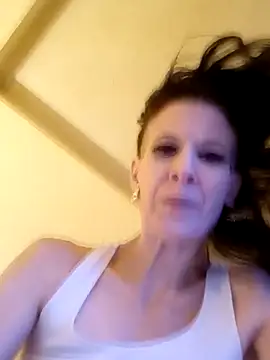 Snapshot of michele462 chatting on October 28, 2025, 3:18 am michele462 online show from October 28, 2025, 3:18 am