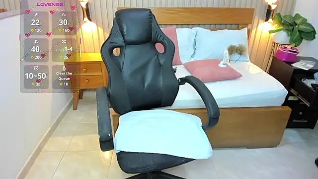 luciana ballesteros  online show from March 27, 2026, 12:28 pm